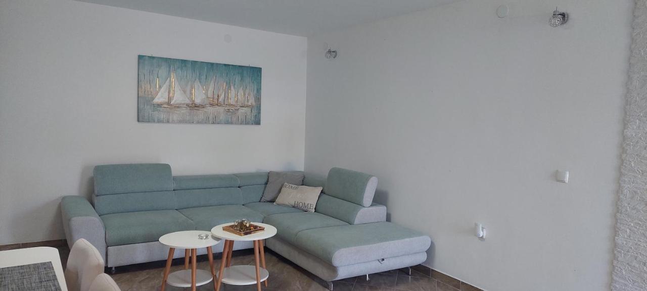 Nikola Apartment *