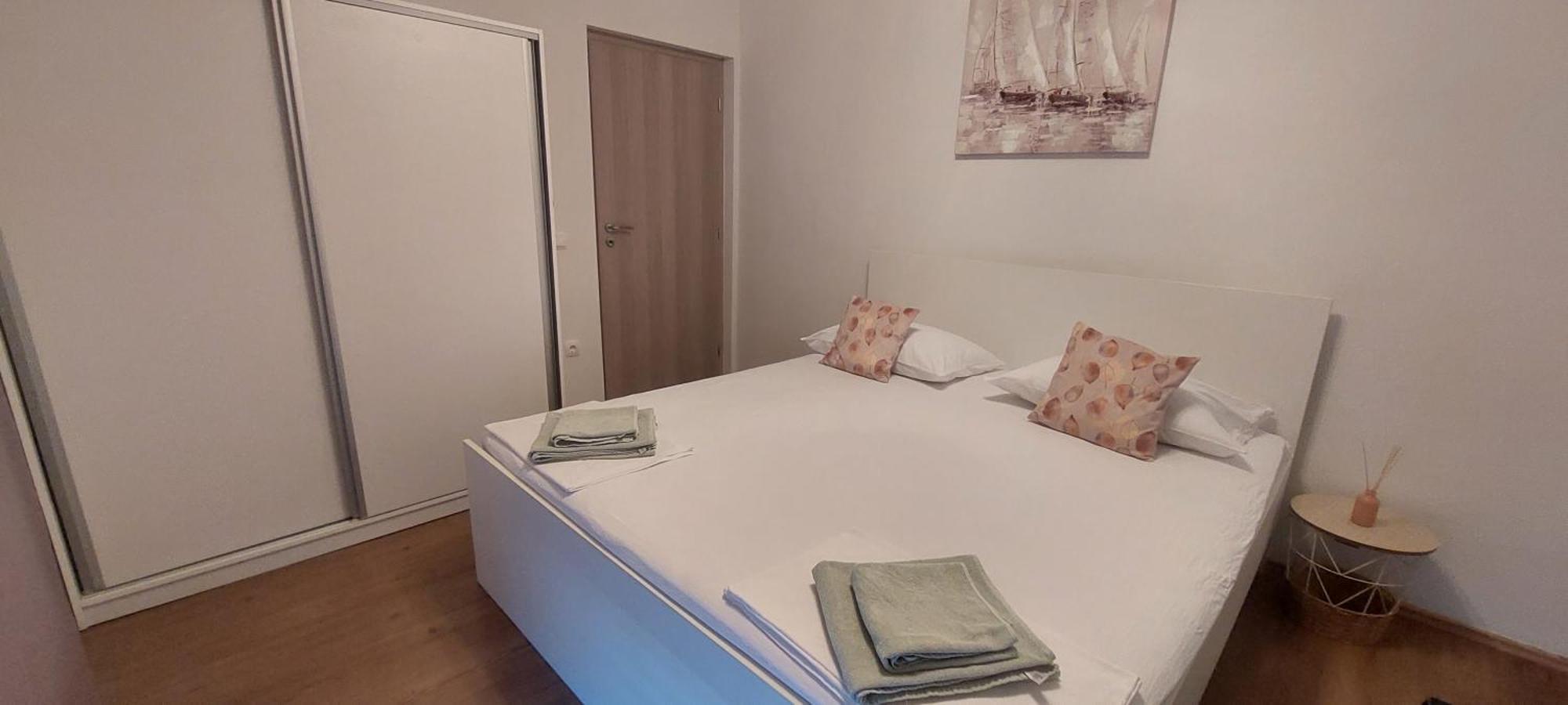 Nikola Apartment *